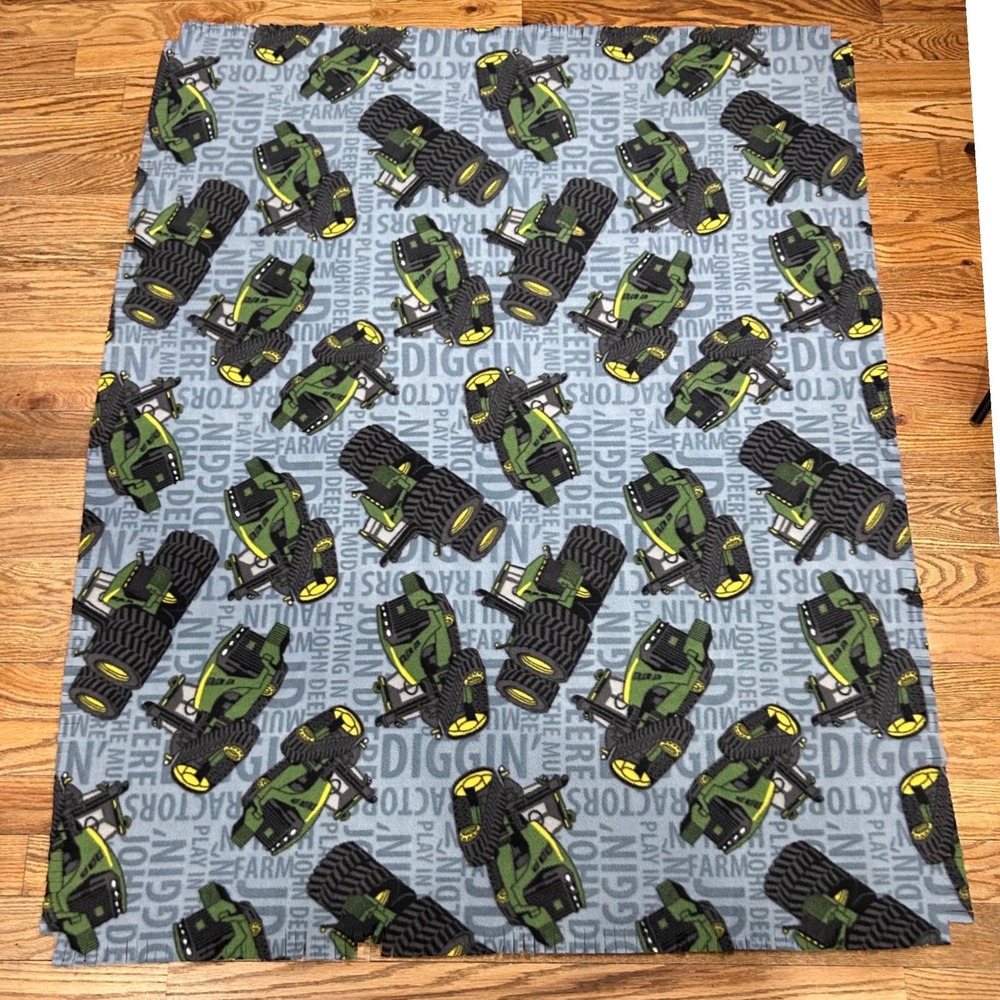 John Deere Tractor Fleece Tie Blanket Green Farm‎ Diggin Haulin Throw 47x57